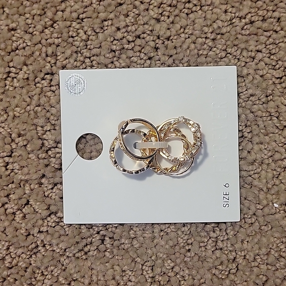 Rings from Forever 21 Size 6 - Picture 1 of 4